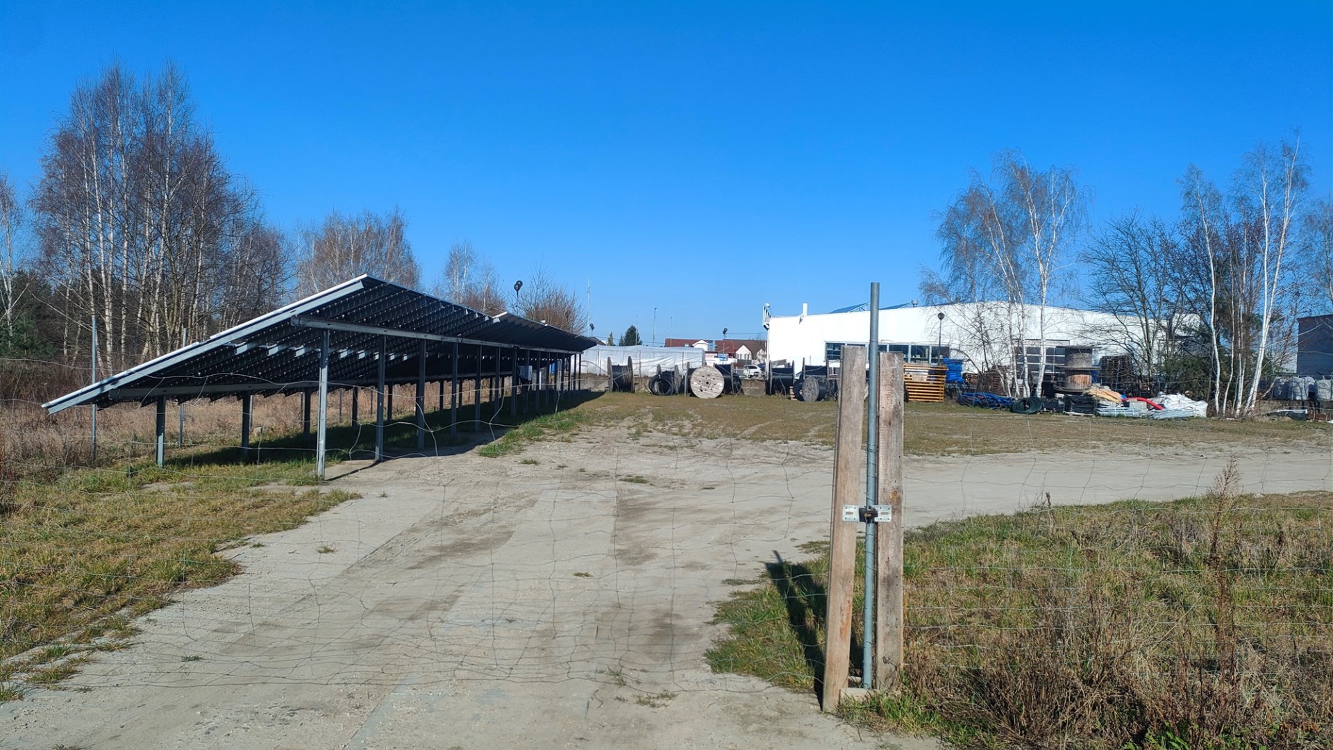 Działka na sprzedaż