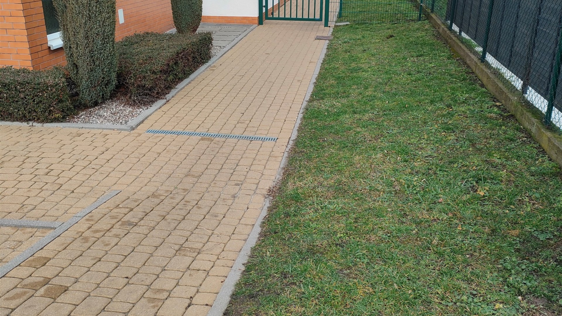 Lokal na sprzedaż