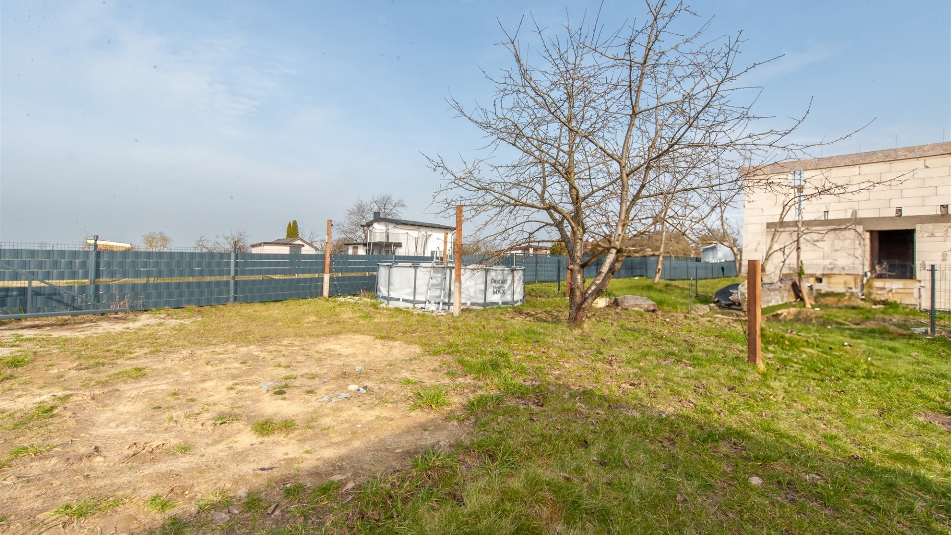 Działka na sprzedaż