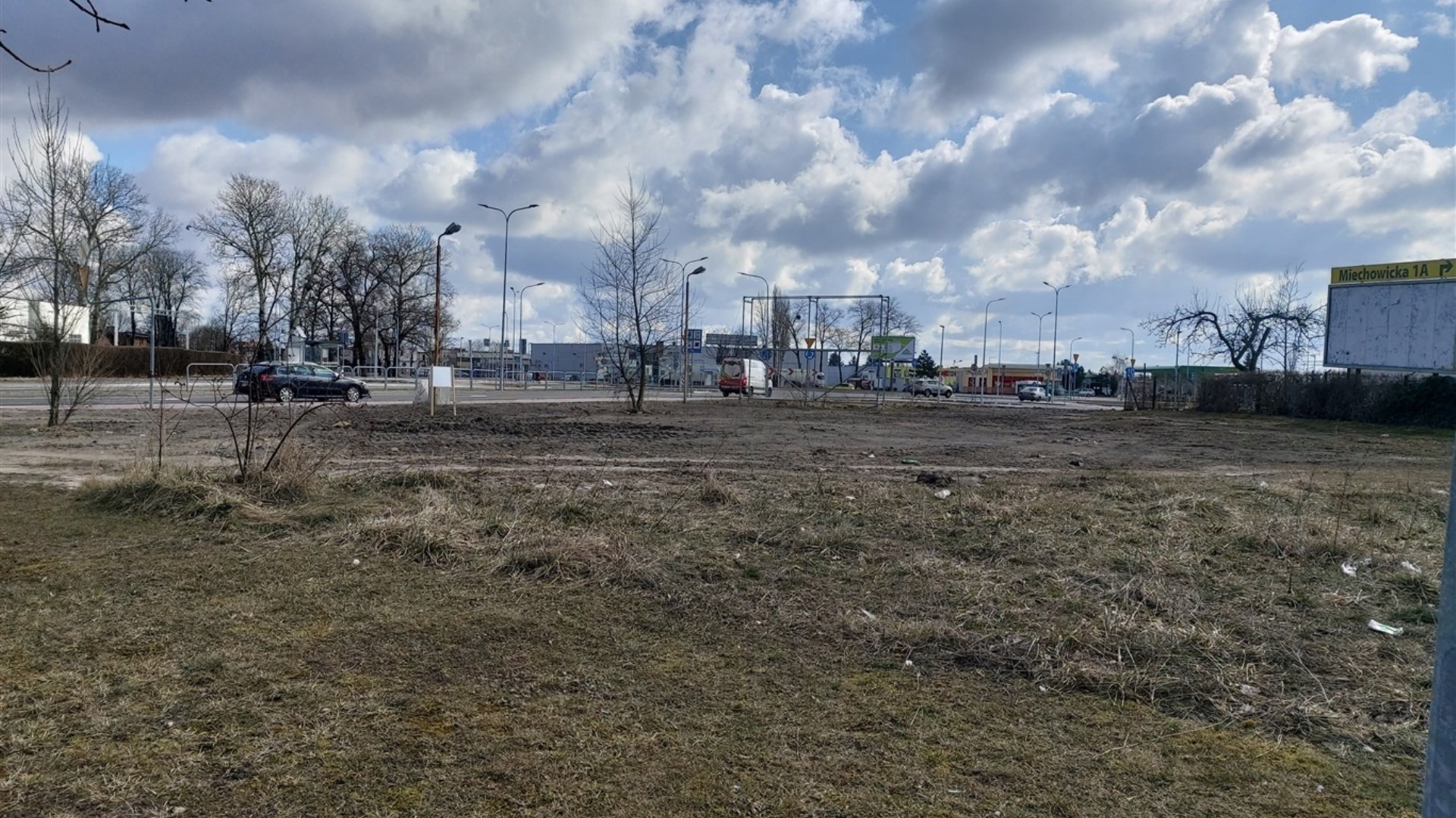 Działka na sprzedaż